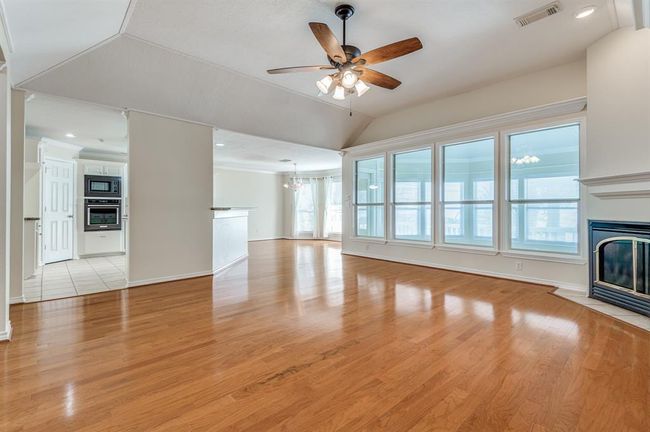 341 Sam Houston Loop, House other with 3 bedrooms, 2 bathrooms and 4 parking in Pointblank TX | Image 5