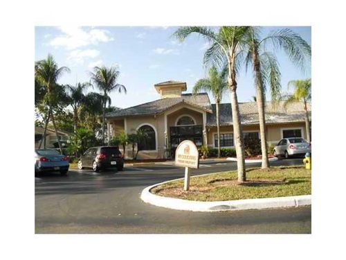 417-417 Palm Cir E, Pembroke Pines, FL, 33025-1194 | Card Image