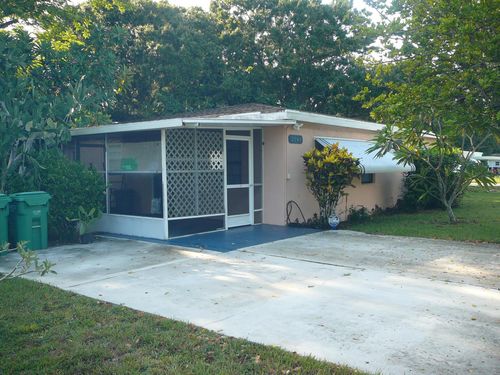 2101 S 33rd St, Fort Pierce, FL, 34947-4515 | Card Image