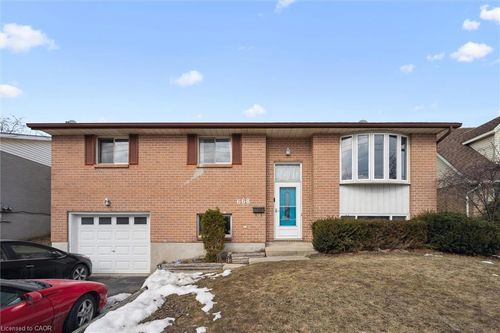668 Edinburgh Rd S, Guelph, ON, N1G4H8 | Card Image