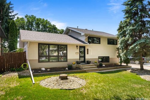 1701 Parker Ave, Regina, SK, S4S4R9 | Card Image