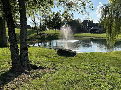 410 Jennings Ln, Shelbyville, TN, 37160-5738 | Card Image