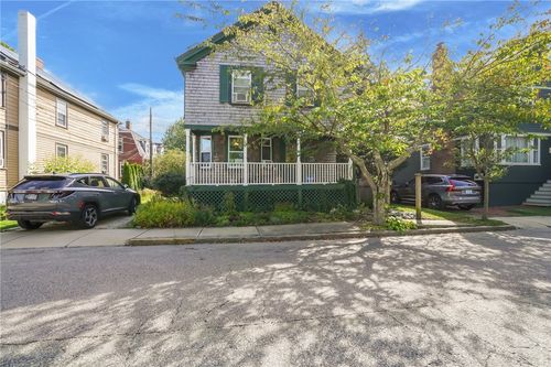 19 Slocum St, Newport, RI, 02840-3541 | Card Image