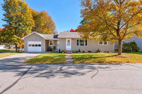 295 Lovering Street, Manchester, NH, 03109 | Card Image