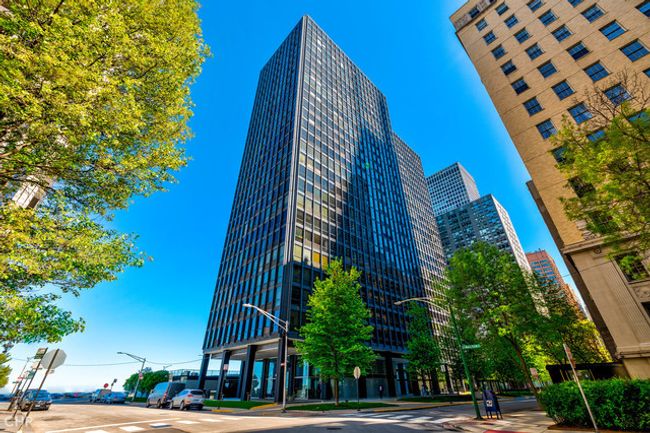 APT-1819 - 910 N Lake Shore Dr, Condo with 3 bedrooms, 2 bathrooms and 1 parking in CHICAGO IL | Image 30
