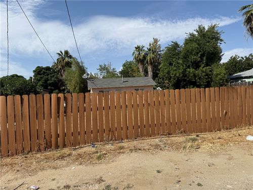 1284 E Laurelwood Dr, San Bernardino, CA, 92408-3677 | Card Image