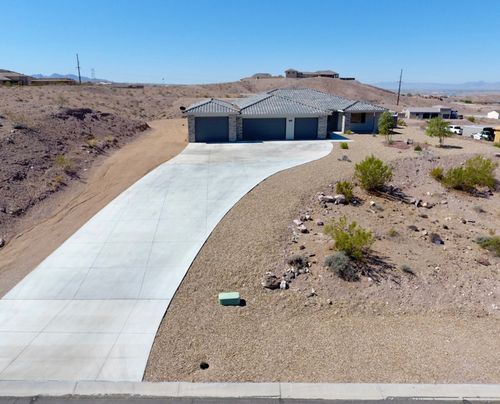 2950 Chaco Canyon Dr, Bullhead City, AZ, 86429-7992 | Card Image