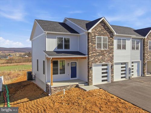 11802 Mystic Rock Ln S, Waynesboro, PA, 17268-8296 | Card Image