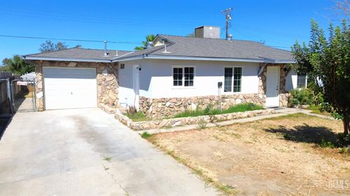 2604 Mirador Dr, Bakersfield, CA, 93305-3144 | Card Image
