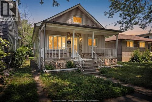 578 Brock St, Windsor, ON, N9C2T2 | Card Image