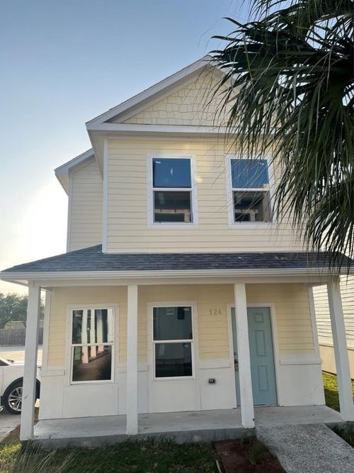 124 Lavaca Cir, Rockport, TX, 78382-2067 | Card Image