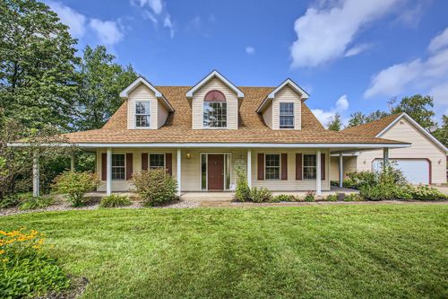 18046 Zodiac St Ne, Columbus, MN, 55025-8871 | Card Image