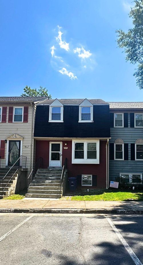 915 Barton Oaks Pl, HERNDON, VA, 20170-3439 | Card Image