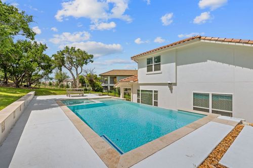 104 Majestic Arroyo Way, Lakeway, TX, 78738-1228 | Card Image