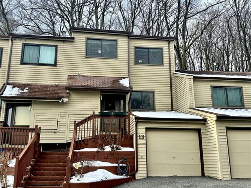 13 Butternut Ct, Highland Mills, NY, 10930-2801 | Card Image