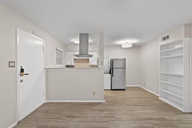 APT-236 - 2401 Manor Rd, Condo with 2 bedrooms, 1 bathrooms and null parking in Austin TX | Image 13