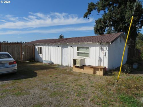 21685 S Highway 99e, Canby, OR, 97013-7507 | Card Image