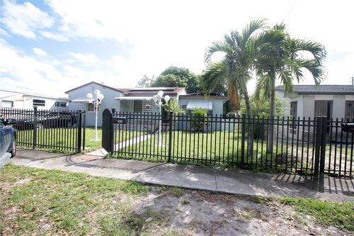 2830 Nw 66th St, Miami, FL, 33147-7661 | Card Image