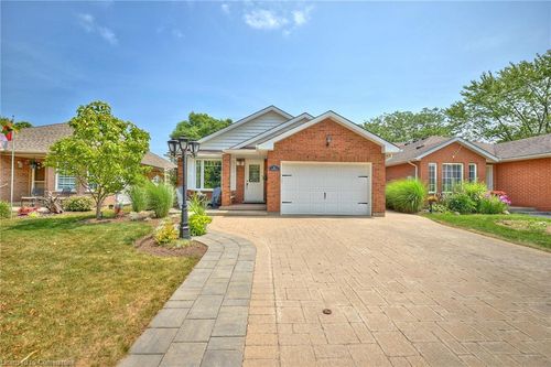 33 Tanner Dr, Fonthill, ON, L0S1E4 | Card Image