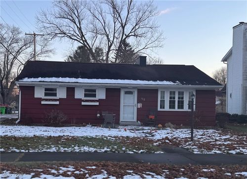 112 E 14th St, Dover, OH, 44622-1130 | Card Image