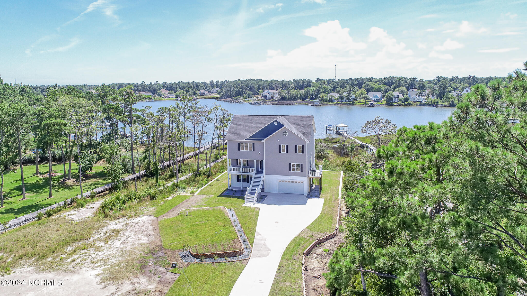 Paradise Ct, Sneads Ferry, NC 28460