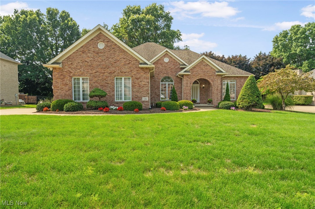 Heather Cir, North Canton, OH 44720