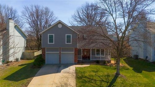 15821 Horton Ct, Overland Park, KS, 66223-3526 | Card Image