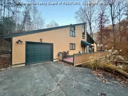 148 Timbercrest Dr, Charleston, WV, 25311-8329 | Card Image