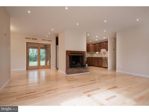 384 Walnut Ln, PRINCETON, NJ, 08540-3447 | Card Image