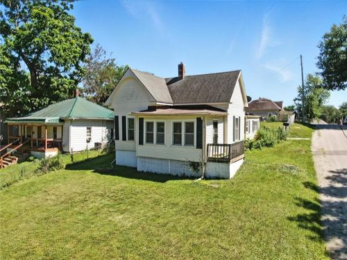 216 Dunbar St, Excelsior Springs, MO, 64024-2015 | Card Image
