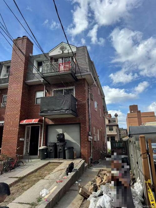 4512 Robinson St, Flushing, NY, 11355-3443 | Card Image