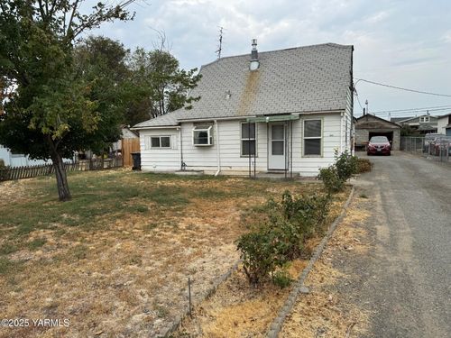 1812 S 18th St, Union Gap, WA, 98903-3929 | Card Image