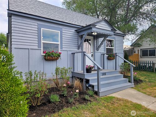 108 W 3rd St, Lind, WA, 99341-2000 | Card Image
