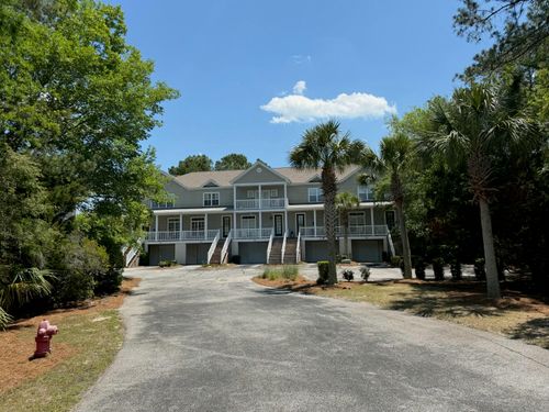 401 Kinloss Country Ln, Mount Pleasant, SC, 29466-9264 | Card Image