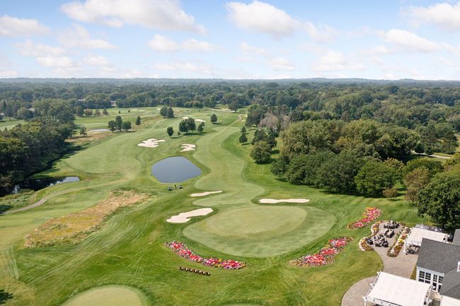 North Oaks Golf Club is in the neighborhood if you love to golf. | Image 45