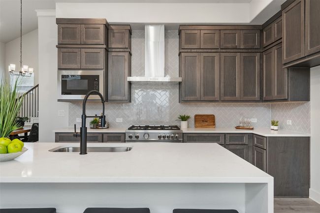 2012 Kit Cir, House other with 4 bedrooms, 3 bathrooms and 2 parking in Austin TX | Image 7