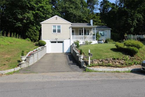 650 Warren Ave, Thornwood, NY, 10594-1519 | Card Image
