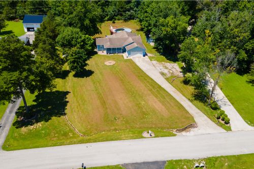 157 Woods Point Dr, Berea, KY, 40403-9682 | Card Image
