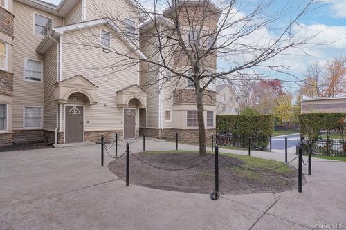 unit-304-3 Horizon Ct, Monsey, NY, 10952-7808 | Card Image