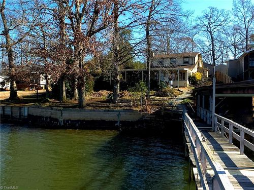 220 Yachtsman Dr, Salisbury, NC, 28146-1552 | Card Image