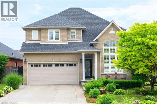 38 Sunbeam Dr, Hamilton, ON, L9B2X9 | Card Image
