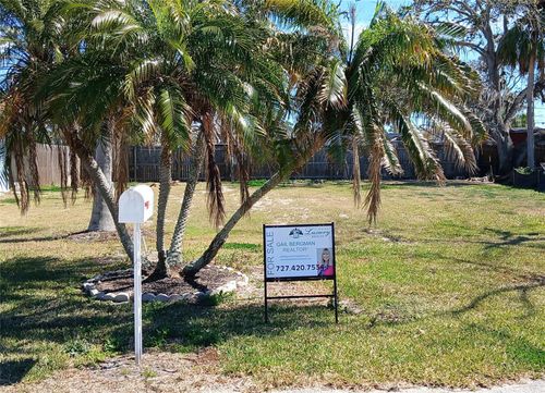 6828 Edgewater Dr, NEW PORT RICHEY, FL, 34652-1505 | Card Image