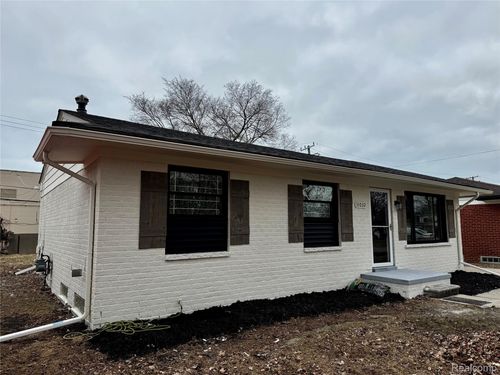 31032 Manhattan St, Saint Clair Shores, MI, 48082-1563 | Card Image