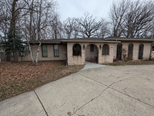 11235 Common Rd, Warren, MI, 48093-2508 | Card Image