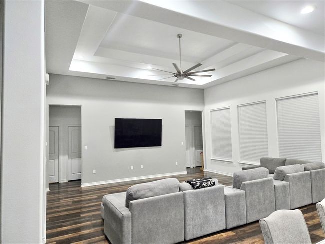 5074 Amber St, House other with 5 bedrooms, 4 bathrooms and null parking in Bishop TX | Image 4