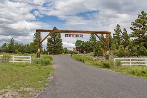 2805 Dead Horse Loop, Alton, UT, 84710 | Card Image