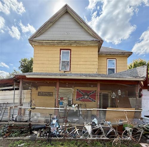 323 W Lincoln Ave, Blackwell, OK, 74631-3229 | Card Image