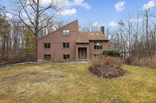 20 Lakecrest Drive, Danbury, CT, 06811 | Card Image