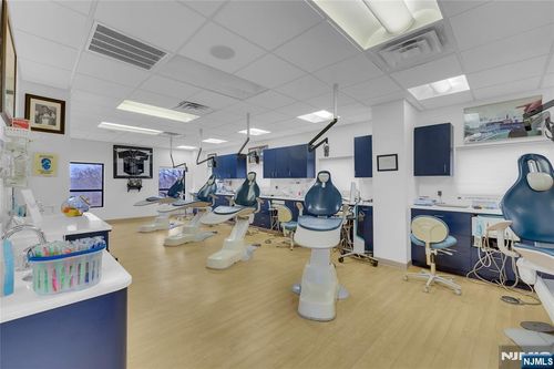 230 Us Highway 206, Flanders, NJ, 07836-9189 | Card Image