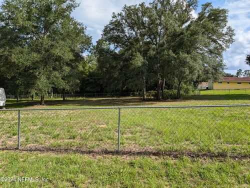 211 1st Way, Interlachen, FL, 32148-2740 | Card Image